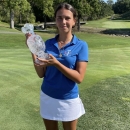 Cayetana Fernández García-Poggio, con el trofeo de la PING Solheim Cup.