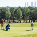 Tres jugadores en un green del Club de Campo. Foto: Miguel Ros