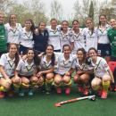 Las jugadoras del Club de Campo posan al final del partido