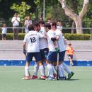 Leandro Tolini es felicitado por sus compañeros tras su gol. Foto: Ignacio Monsalve