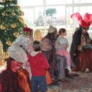 Los Reyes Magos con los niños