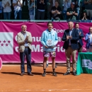 Entrega de premios al campeón individual, Alexander Shevchenko, con el Gerente CCVM, Juan Carlos Vera Pró (izda.), y el Director General de Deportes de la Comunidad de Madrid, Fernando Benzo Sainz. Foto: Miguel Ángel Ros / CCVM