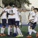 Piña del Club de Campo tras el gol de Álvaro Iglesias. Foto: Ignacio Monsalve