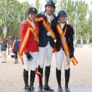 Sara Salom, Gerardo Menéndez y Laura Roquet en el podio. Foto: Miguel Ros