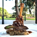 Plato del menú del restaurante Social del Club de Campo Villa de Madrid.